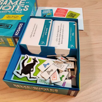 Giá đỡ tổ chức cho trò chơi bài Kosmos