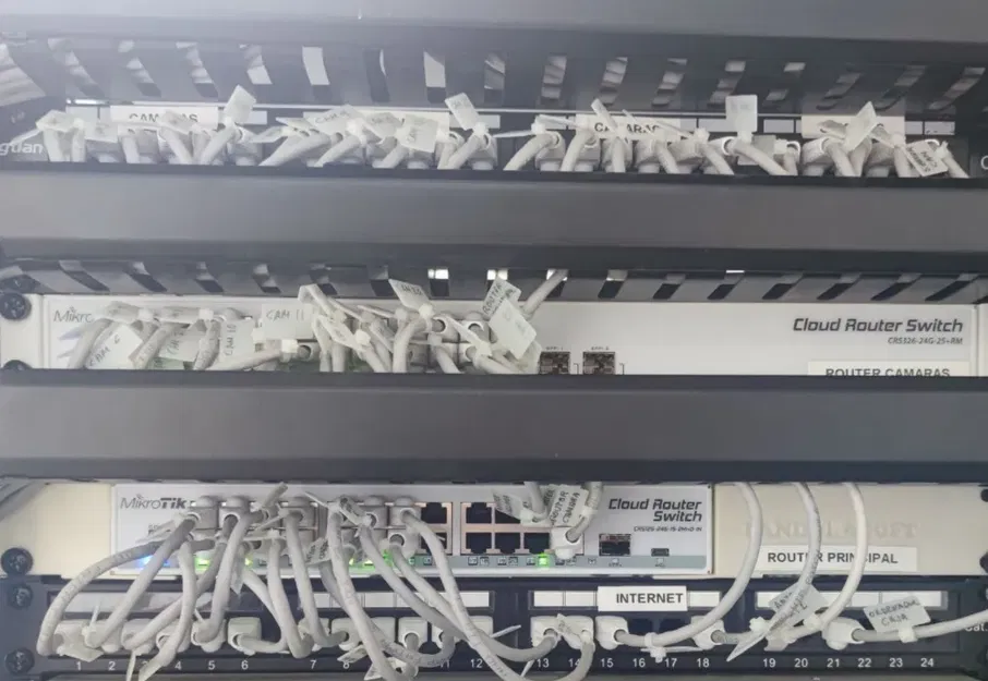 Giá đỡ cho router Mikrotik CRS125-24G-1S-2HND lắp rack 19 - Image 3