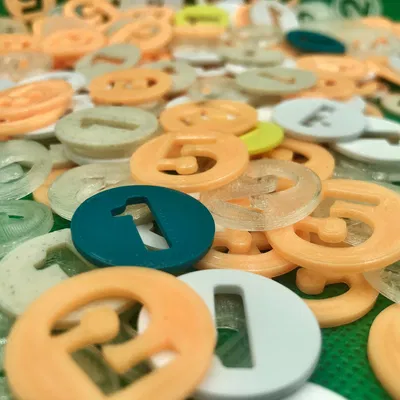 Bộ tiền xu vàng với các mệnh giá 1, 2 và 5