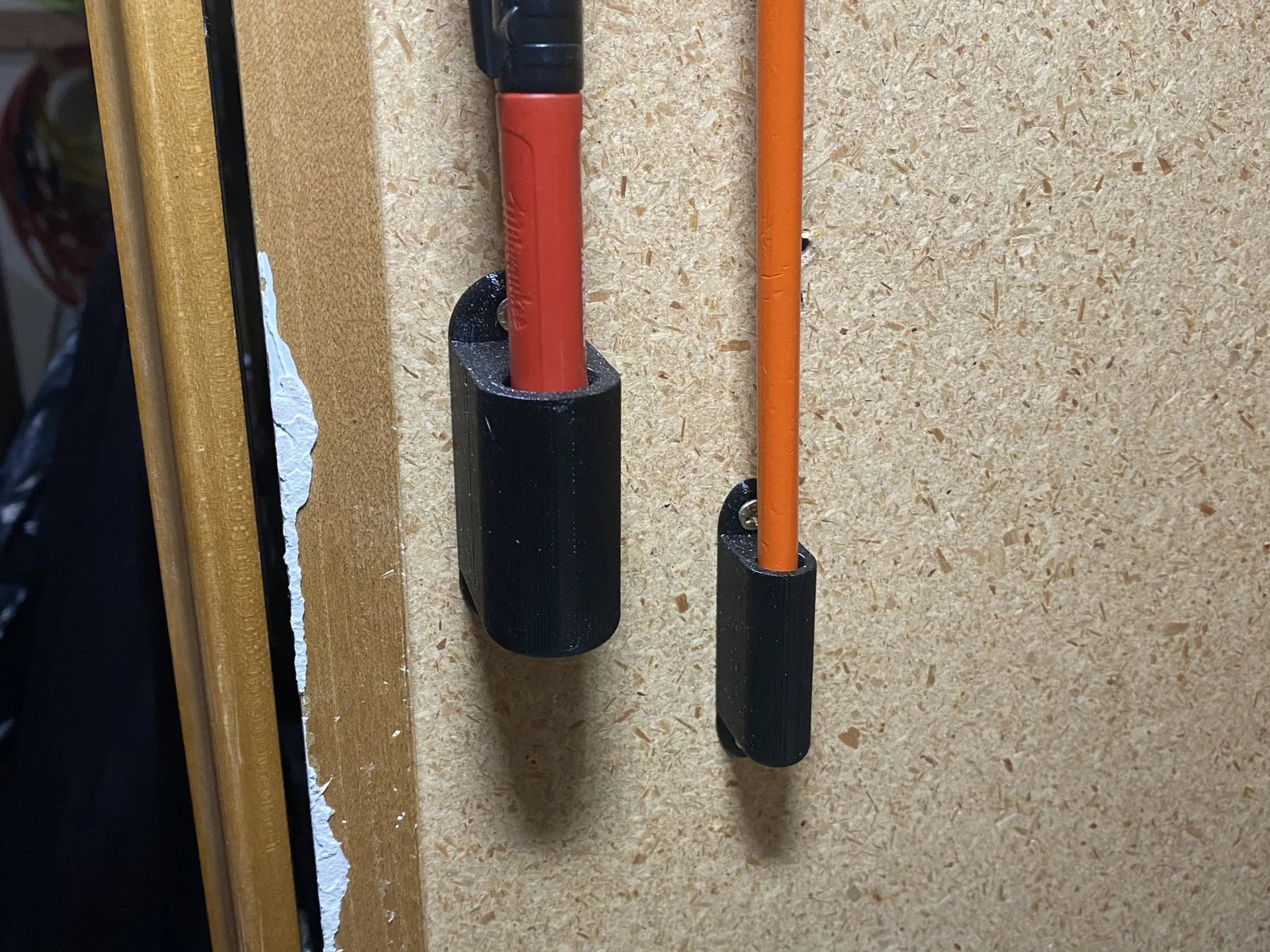 Giá đỡ và giá treo bút Milwaukee Inkzall 1