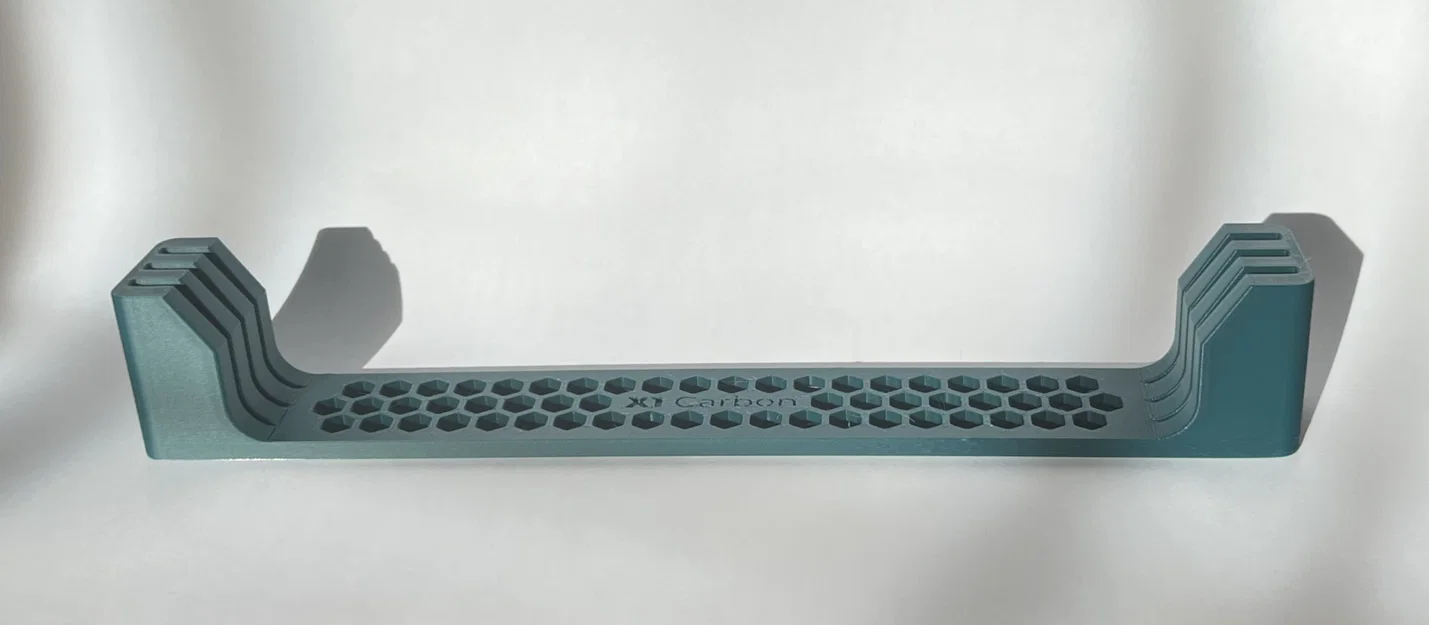 Giá đỡ bản in BambuLab X1C với thiết kế hiện đại - Image 1