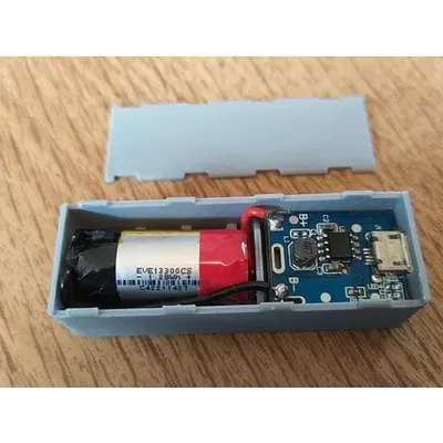 Sạc dự phòng mini từ pin vape dùng một lần