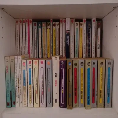 Kệ sách nửa Ikea Billy cho không gian lưu trữ tối ưu