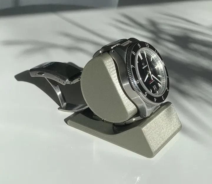 Giá đỡ đồng hồ đứng tiện lợi cho không gian phòng ngủ - Image 3