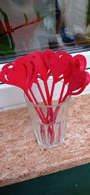 Ghim hình trái tim trang trí cho chậu hoa - Image 2