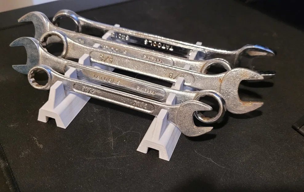 Giá đỡ cờ lê mở rộng với thiết kế răng cưa - Image 1