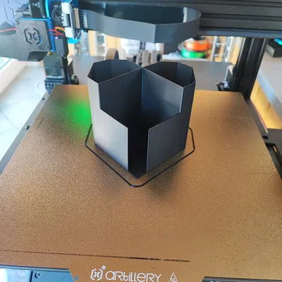 Giá đựng dụng cụ làm móng tay với thiết kế tinh tế