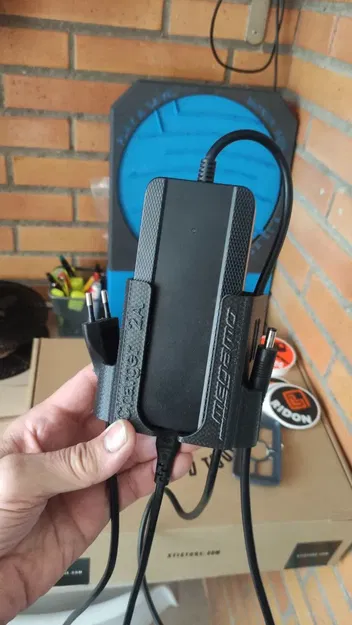 Giá đỡ sạc tường 2A cho xe đạp điện Megamo - Image 1