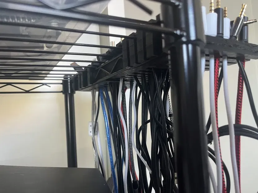 Giá đỡ cáp cho kệ dây kim loại - Image 1