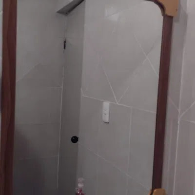 Giá đỡ gương chắc chắn cho lắp đặt an toàn