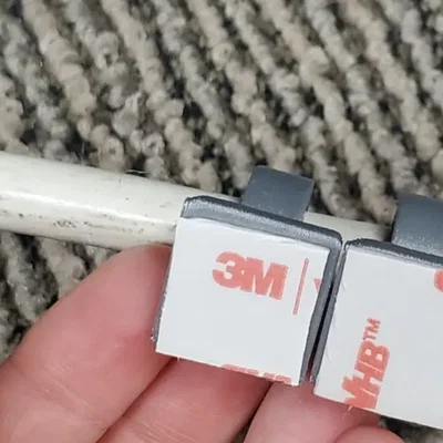 Cặp kẹp dây bảo vệ chống sét cho bàn làm việc