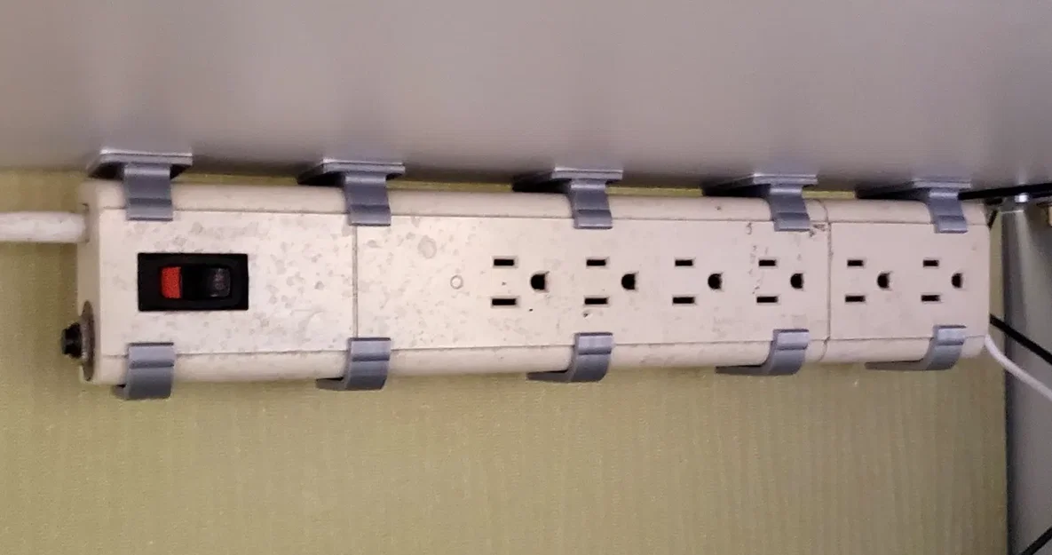 Giá đỡ bảo vệ quá điện cho bàn làm việc - Image 1