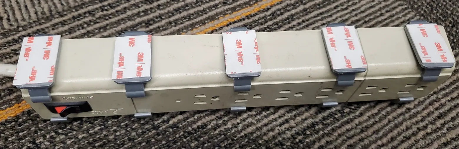 Giá đỡ bảo vệ quá điện cho bàn làm việc - Image 4