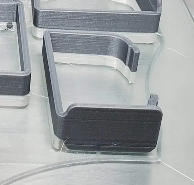 Giá đỡ bảo vệ quá điện cho bàn làm việc - Image 5