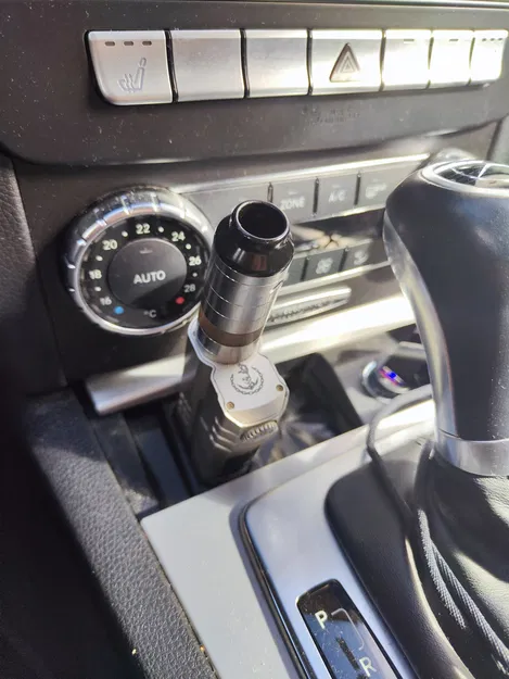 Giá đỡ Vape cho gạt tàn xe Mercedes W204 - Image 1