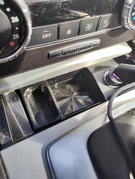 Giá đỡ Vape cho gạt tàn xe Mercedes W204 - Image 2