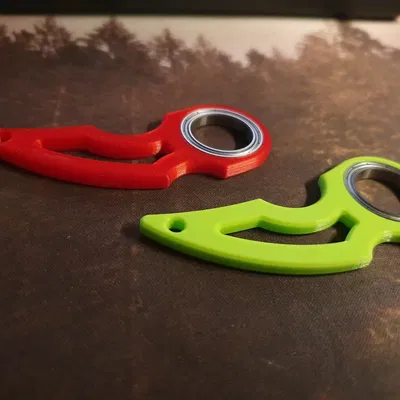 Móc khóa spinner Karambit độc đáo và tiện lợi