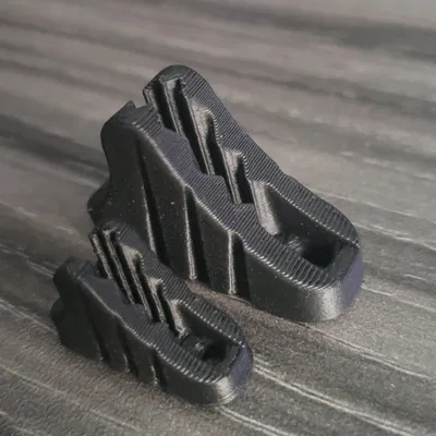 Thiết bị căng dây cho lều và bạt