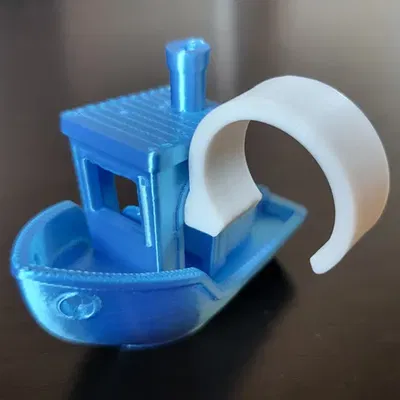 Kẹp giữ mô hình thuyền 3D Benchy trên giá đỡ