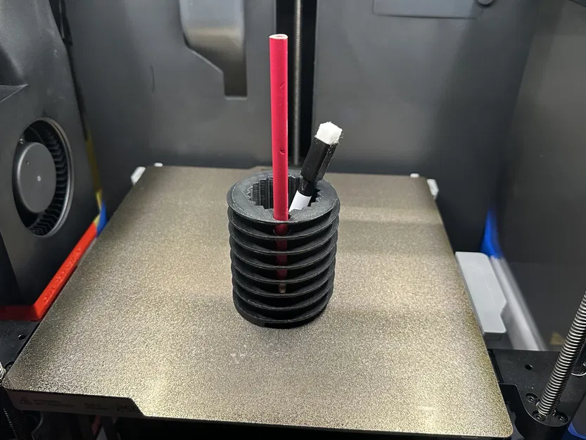 Giá đỡ bút thiết kế hình dạng đinh vít điều chỉnh - Image 1