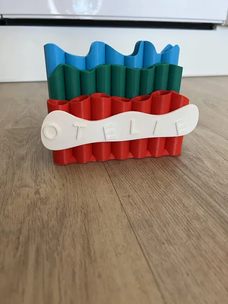 Giá đỡ bút dễ thương với thiết kế vui nhộn - Image 1