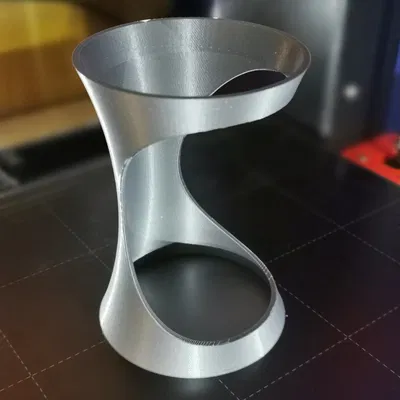 Giá đỡ bút chì thiết kế hiện đại và tiện lợi