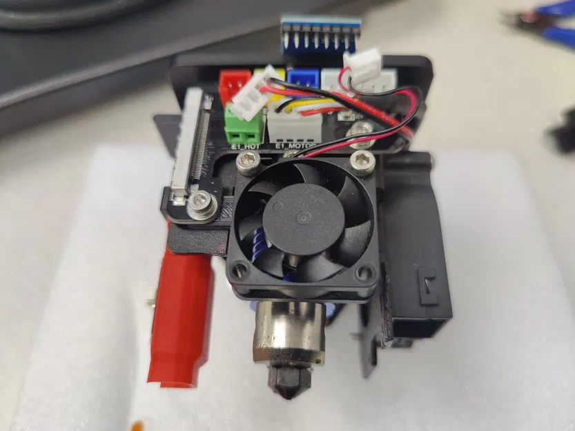 Giá đỡ quạt hotend QIDI X-CF Pro nâng cao hiệu suất - Image 2