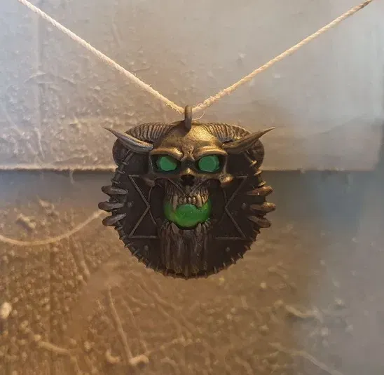 Bùa hộ mệnh của ác quỷ tối thượng - Image 1