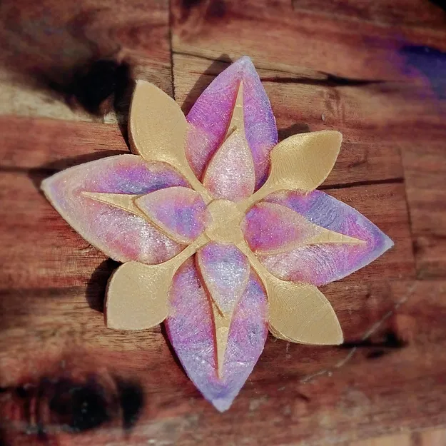 Hoa trang trí hai màu - Image 1