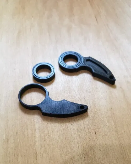 Móc khóa karambit với ổ bi in sẵn - Image 1