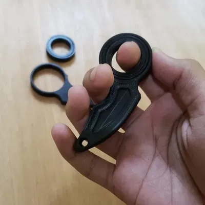 Móc khóa karambit với ổ bi in sẵn