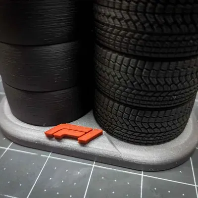 Giá đỡ bút chì/bút bi hình lốp F1 Pirelli