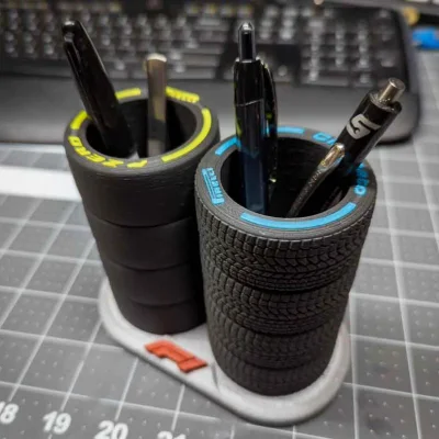 Giá đỡ bút chì/bút bi hình lốp F1 Pirelli 5