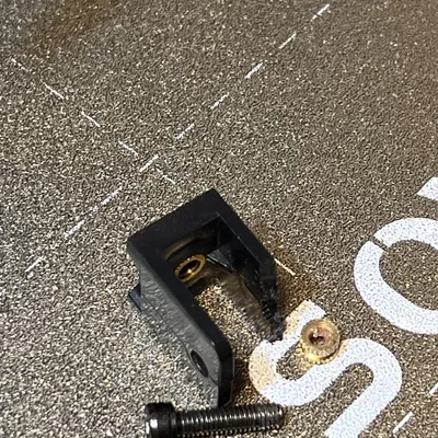 Thay thế giá đỡ căng dây ròng rọc cho SV06 Plus