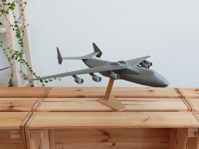 Mô hình máy bay vận tải Antonov An-225 Mriya tỉ lệ 1:200 - Image 2