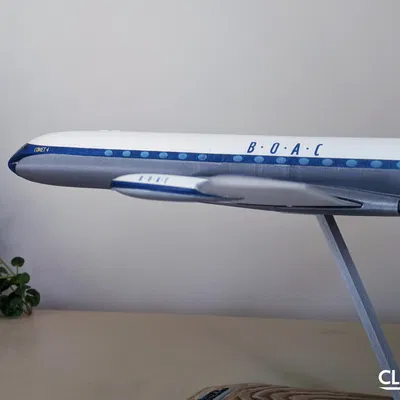 Mô hình máy bay thương mại De Havilland Comet 4 tỉ lệ 1:100