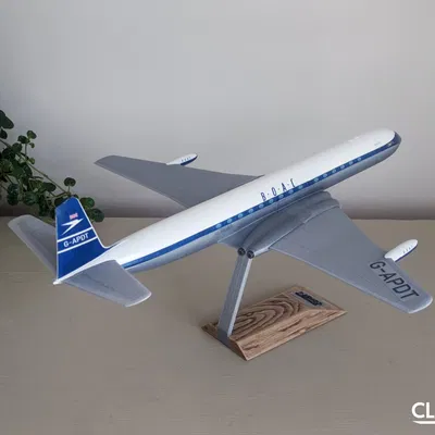 Mô hình máy bay thương mại De Havilland Comet 4 tỉ lệ 1:100
