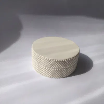 Đồ chứa nhỏ có ren phù hợp với máy xay thảo mộc