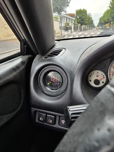 Giá đỡ đồng hồ OBD2 cho MX5 MK2/NBFL sử dụng Autool X60 - Image 1