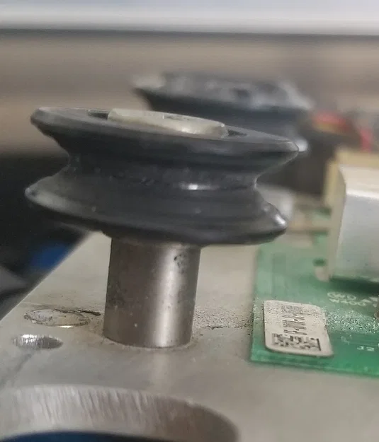 Bánh xe gantry bị vỡ cho máy cắt laser Glowforge - Image 3