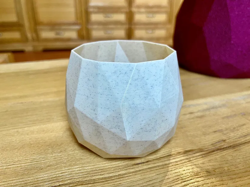Chậu cây Low Poly in chế độ bình vase - Image 2