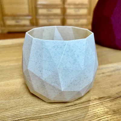 Chậu cây Low Poly in chế độ bình vase