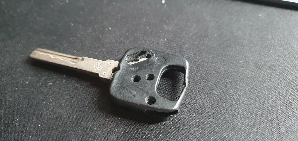 Vỏ chìa khóa Volvo V40/V70 từ năm 1997-2001 - Image 9