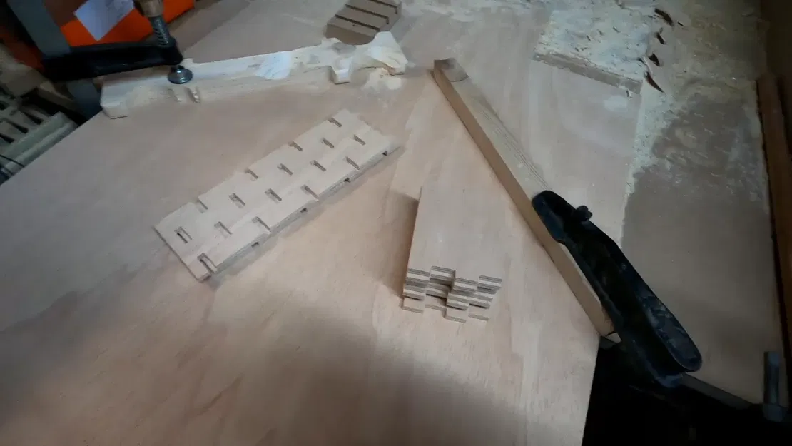 Hộp phân tách với các chấu nhô ra - Image 3