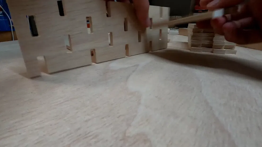 Hộp phân tách với các chấu nhô ra - Image 4