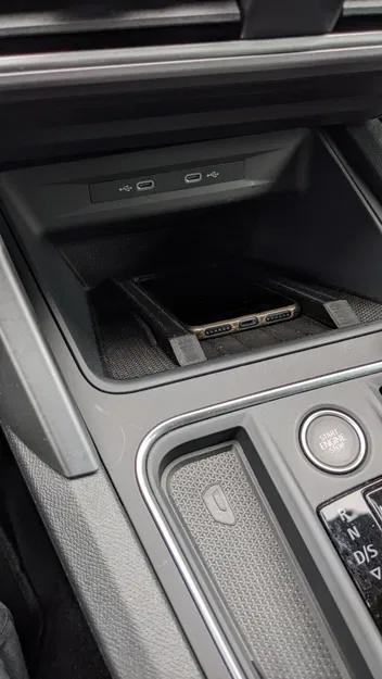 Bộ chuyển đổi iPhone Seat Cupra IQ cho xe hơi - Image 3