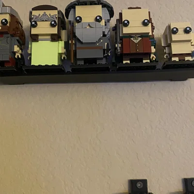 Giá đỡ treo tường cho nhân vật Lego BrickHeadz