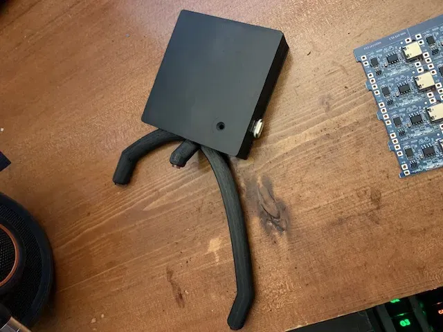 Bộ phát TrackIR YATIR5 có thể sạc lại - Image 1