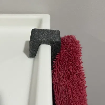 Móc treo bên cạnh tủ đựng giày Trones của IKEA