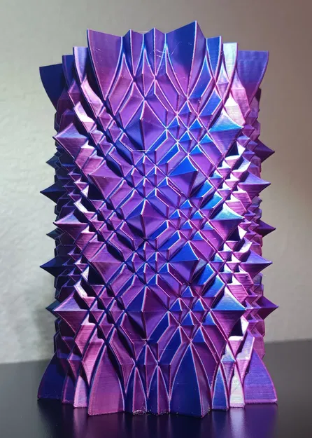 Cốc bút với gai nhọn bảo vệ không cho chạm vào - Image 4